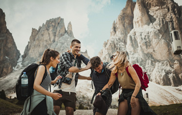 Kiwi.com analiza el perfil de las generaciones de viajeros españoles